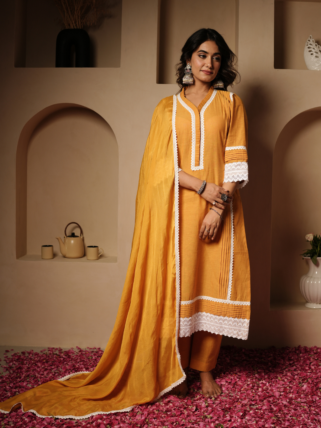 Mangalgiri Yarn Dyed Yellow Cotton Kurta with Dupatta And Pants