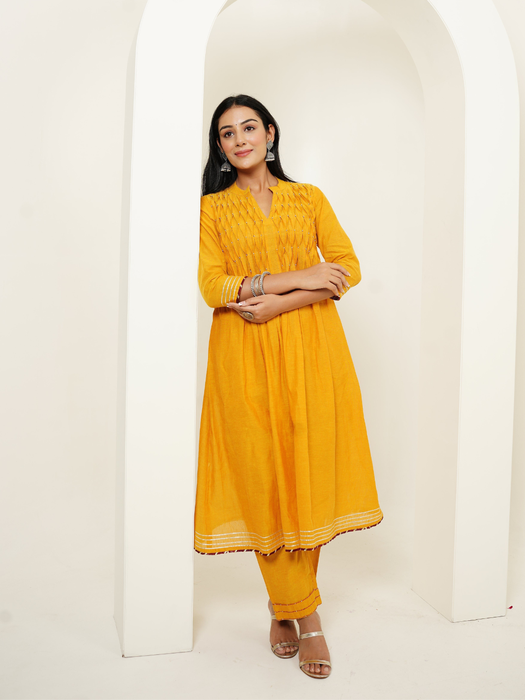Kurta Set in Mangalgiri Yarn Dyed Cotton Fabric
